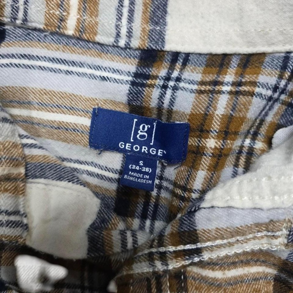George Flannel butting down - Picture 3 of 3